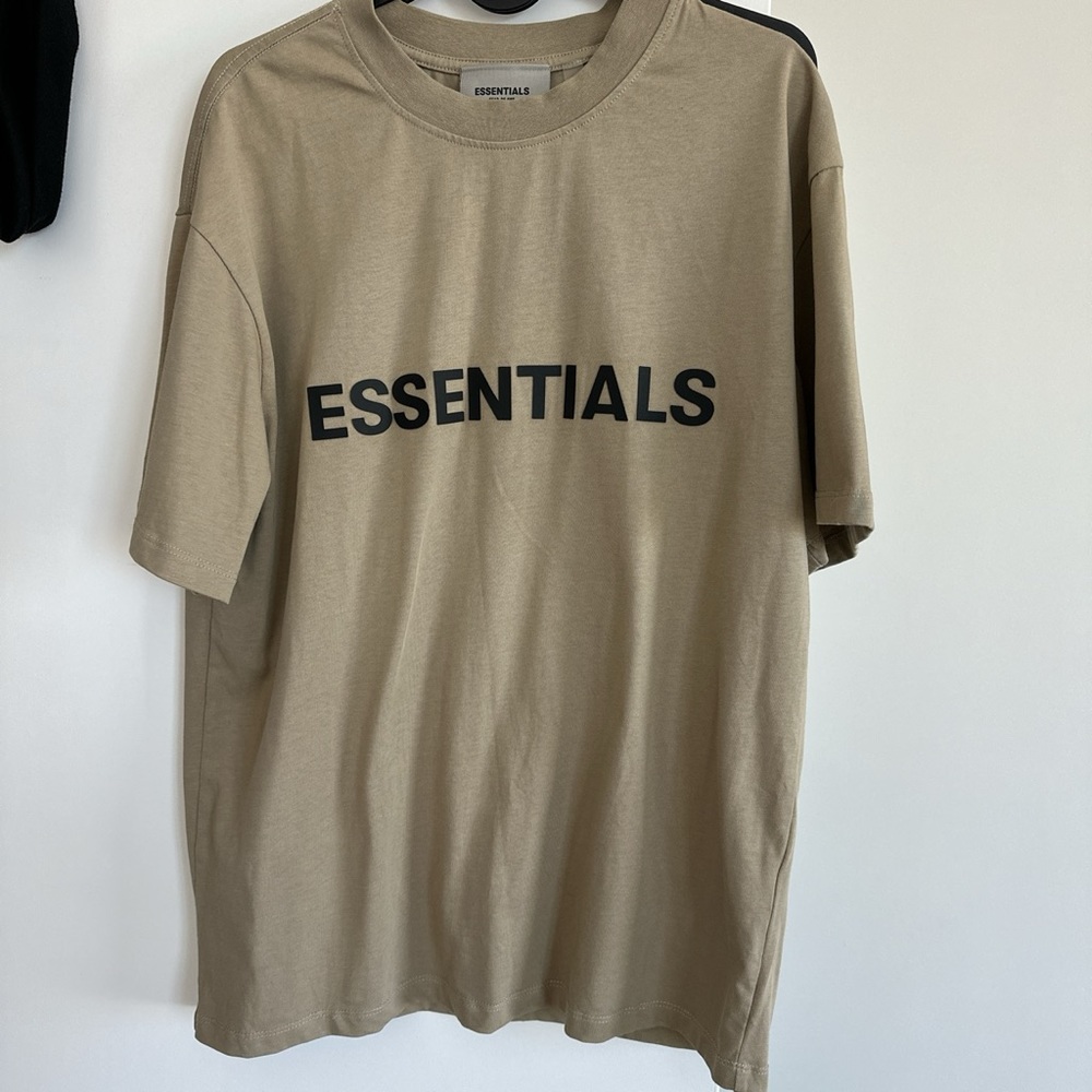 Essentials -tshirt